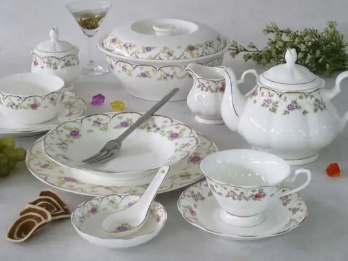 超薄透光骨玉瓷高足碗